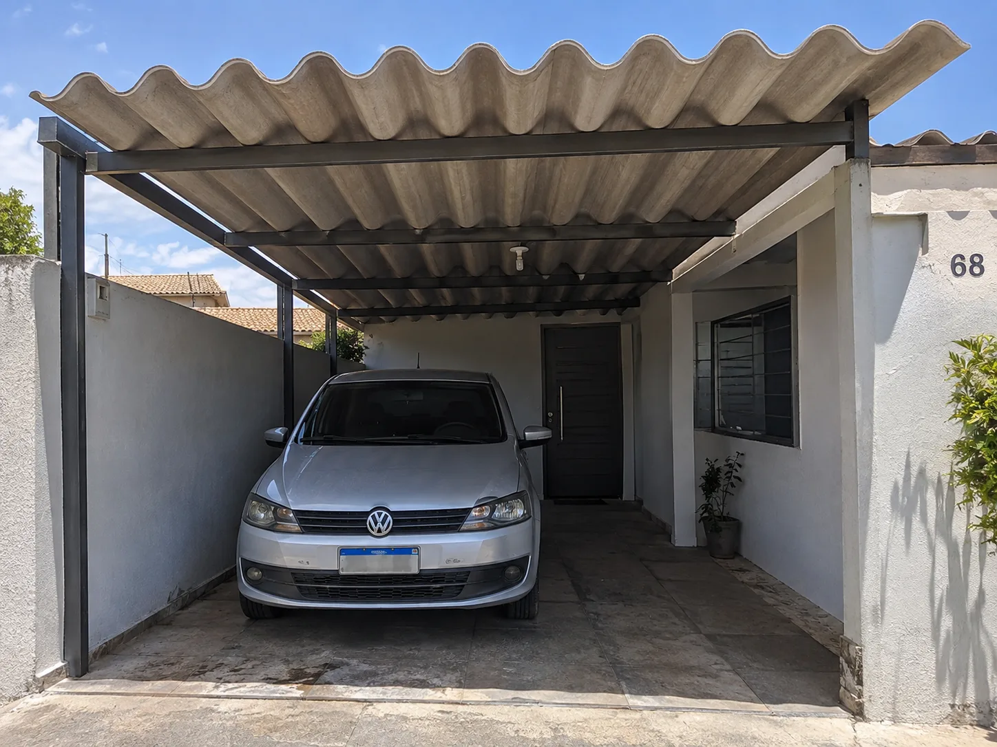 Garagem moderna coberta