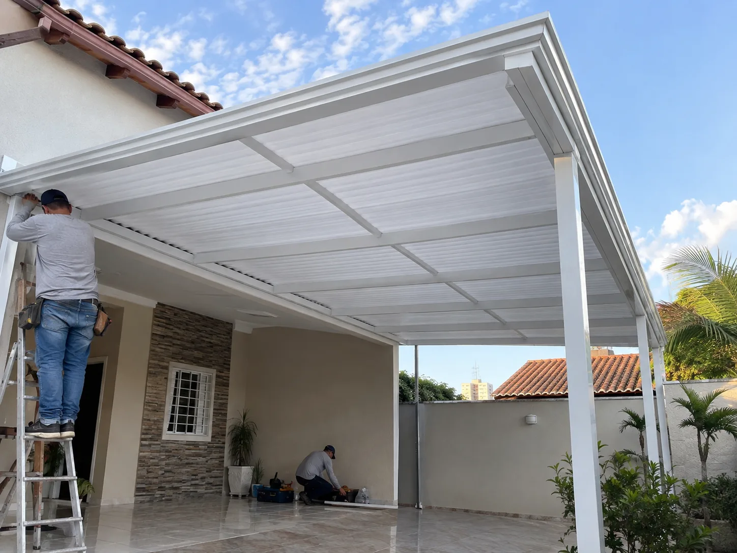 Referência visual de telha PVC e cobertura leve